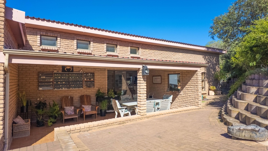 2 Bedroom Property for Sale in Stilbaai Wes Western Cape